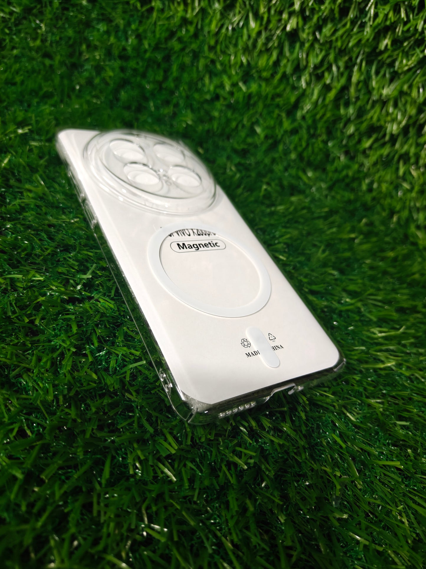 Vivo X200 Pro 5G Anti Yellow Premium Quality Magsafe Crystal Clear Hard Plastic Back Cover Case
