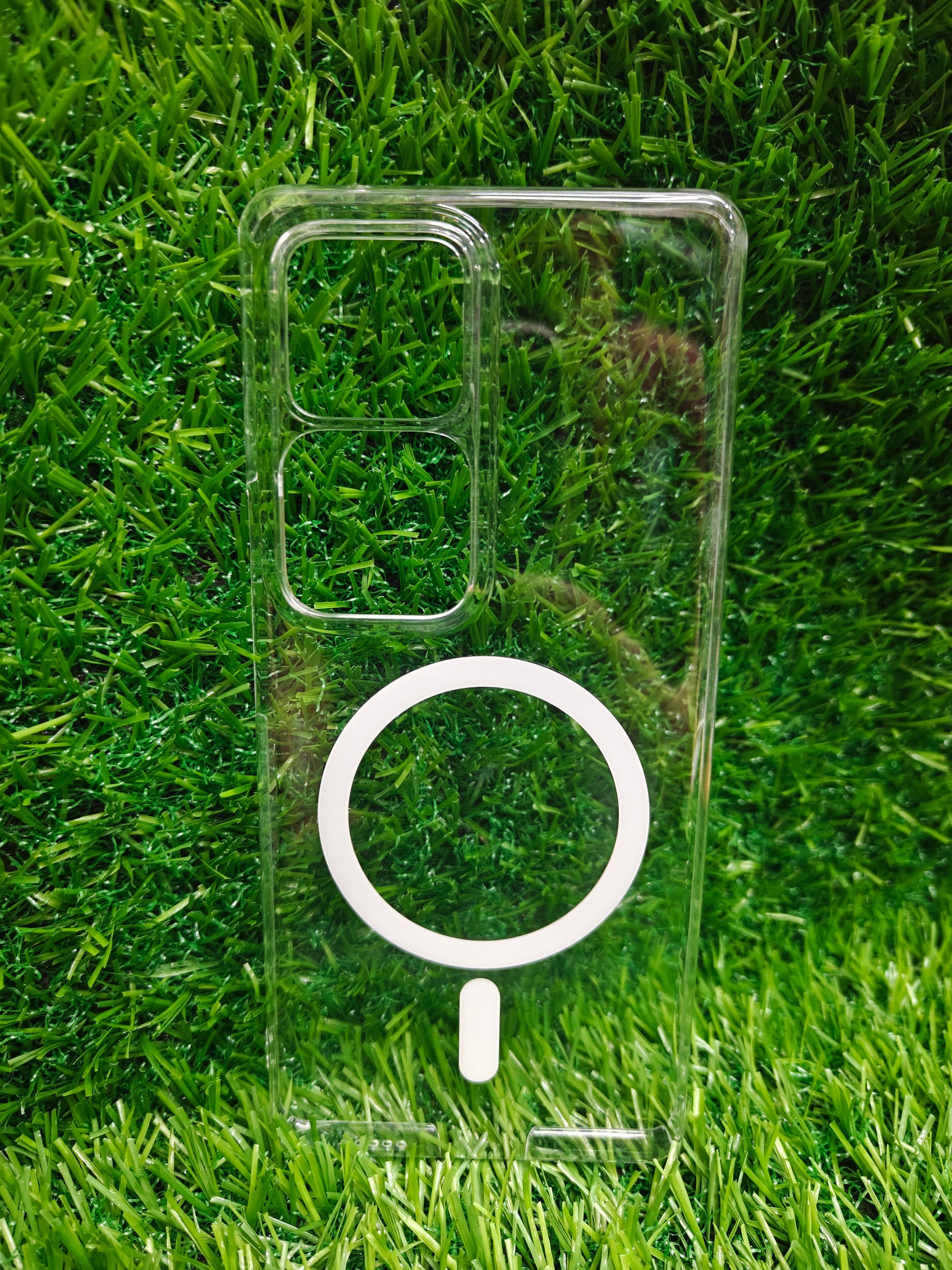 Vivo V30 / Vivo V30 Pro 5G Anti Yellow Premium Quality Magsafe Crystal Clear Hard Plastic Back Cover Case - Royal Star