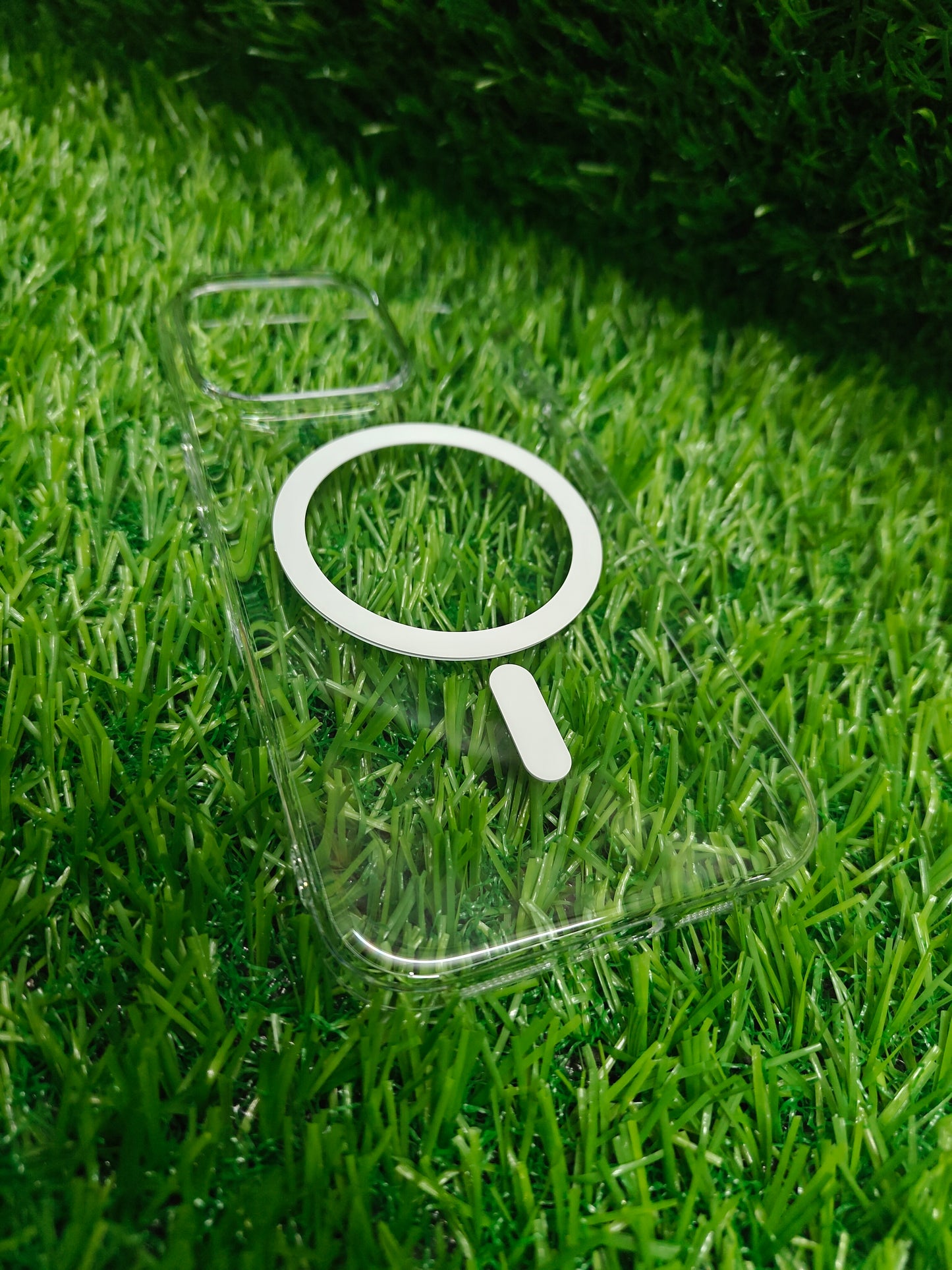 Apple iPhone 16 Pro Anti Yellow Premium Quality Magsafe Crystal Clear Hard Plastic Back Cover Case